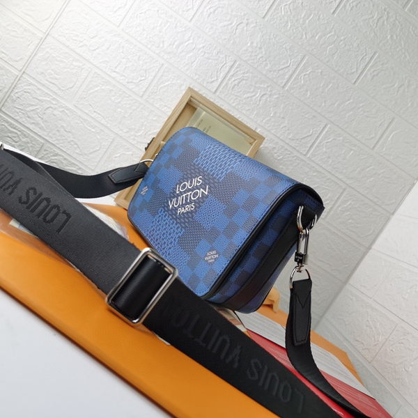 ルイヴィトンバッグ背面デザイン